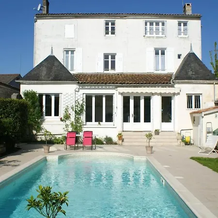 Studio In With Shared Pool Enclosed Garden And Wifi 50 Km From The Beach Apartmán Jonzac