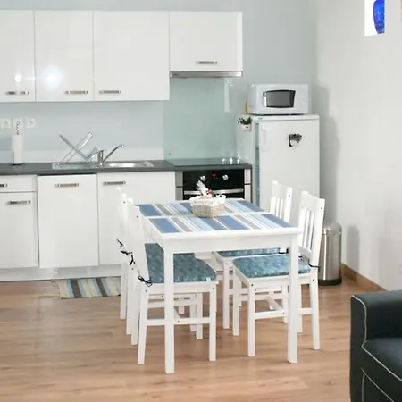 Studio In With Shared Pool Enclosed Garden And Wifi 50 Km From The Beach